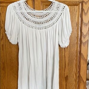RW&Co. top.